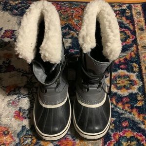 Snow boots!!! Only worn two or three times, EUC from a pet friendly home